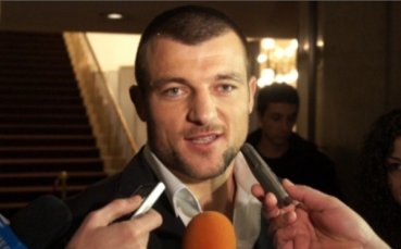 Световният шампион Елис Гури дава открит урок