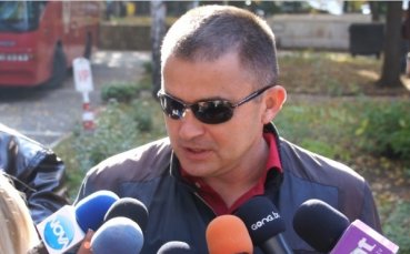 ВИДЕО: Дуци мълчи на летището, имал забрана