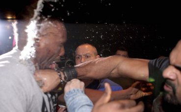 ВИДЕО и СНИМКИ: Чисора и Дейвид Хей се сбиха яко след победата на Кличко