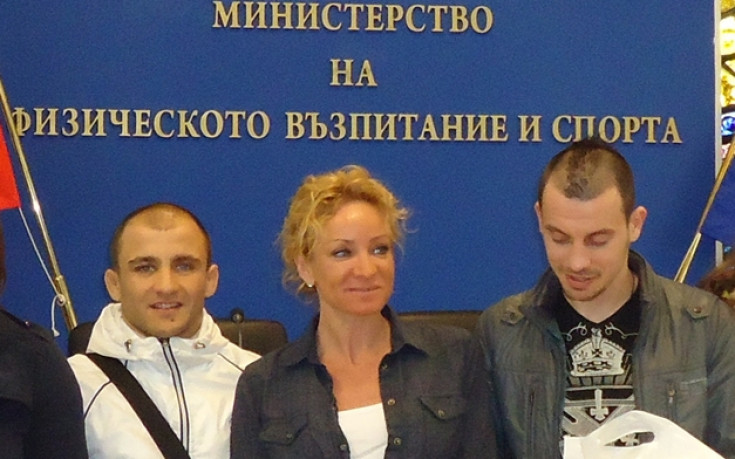 Гроздева: Няма къде да тренирам! Студ, мизерия и заключено!
