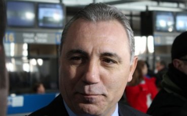 Стоичков дари кинолегенда с историческа фланелка