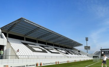 СНИМКИ: Първите 10 000 лева за Трибуна Бесика вече са факт