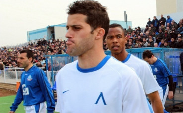 Жуниньо и Вутов смениха Станчев и Младенов в групата на Левски