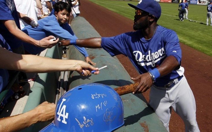 Меджик Джонсън купи бейзболния Доджърс за 2 млрд. долара
