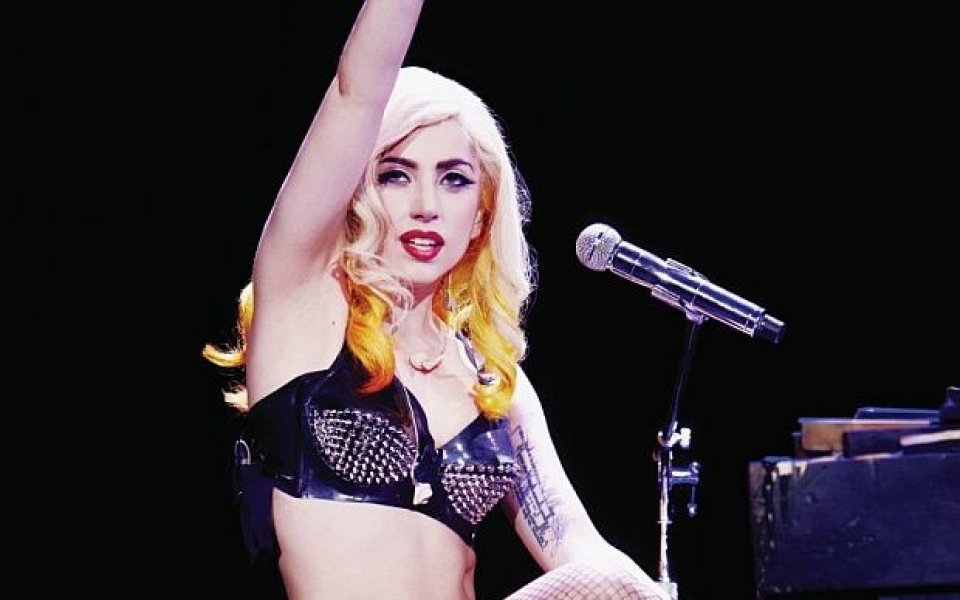Лейди Гага стартира европейското си турне в София