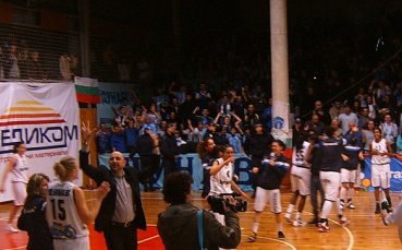 Битката за златото при баскетболистките стартира в събота