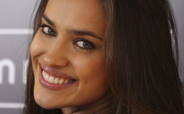 СНИМКИ: Гаджето на Роналдо позира с “перфектния сутиен”