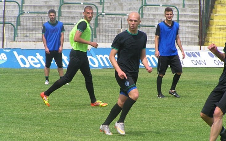 СНИМКИ: Ивелин Янев в групата на Черно море за мача с Берое