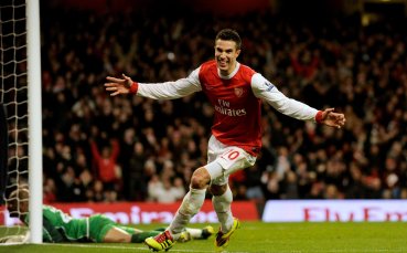 Феновете на Арсенал притеснени за Ван Перси