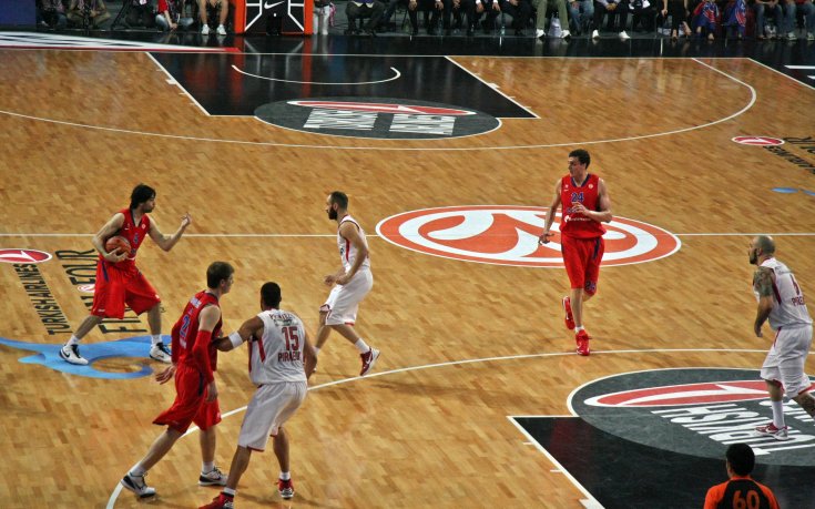 Магически обрат коронова Олимпиакос като новия баскетболен шампион на Европа!