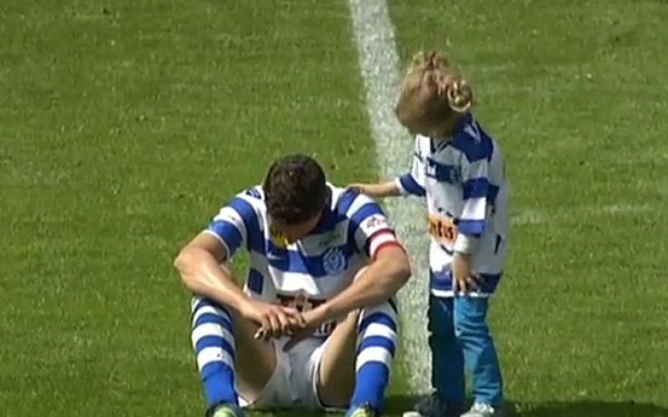 ВИДЕО: Дъщеря утешава „изпадналия си“ баща, вкарвал на ЦСКА от центъра
