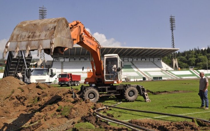 СНИМКИ: Европейски терен за стадион "Берое" в Стара Загора