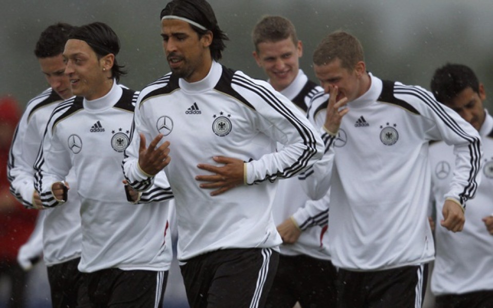 Германия започна подготовка за Евро 2012 в пълен състав