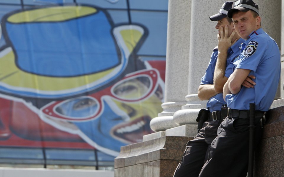 Полицията в Полша забрани вувузелите по време на Евро 2012
