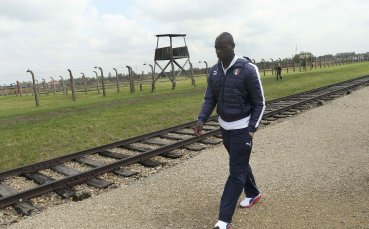 Платини: Балотели ще получи жълт картон, ако напусне терена