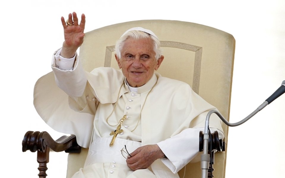 Папата се надява на миролюбива атмосфера по време на Евро 2012