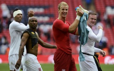 СНИМКИ: Дефоу се завърна в лагера на Англия