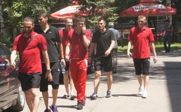 ВИДЕО: ЦСКА замина със само 13 футболисти на лагер