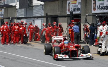Доменикали призна, че грешна стратегия е коствала победата на Алонсо