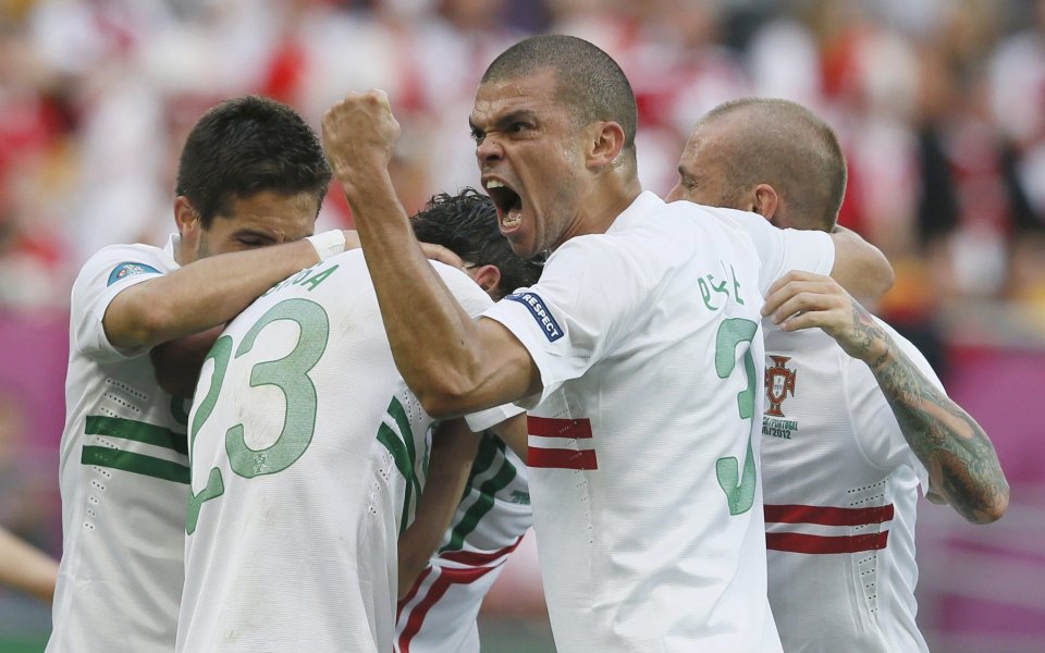 Еврофутбол: Португалия и Холандия с почти равни шансове за победа