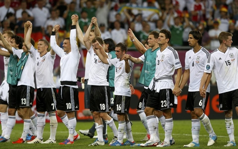 Германците получиха по 50 хиляди евро на калпак, 300 хиляди е бонусът за титла на Евро 2012