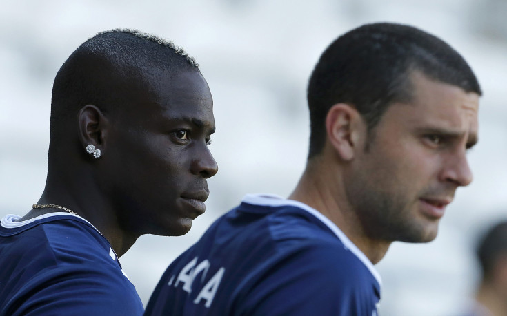 Мота с контузия, под въпрос за мача с Англия