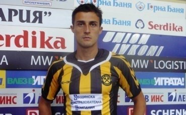 Хазуров блесна с два гола за Лиерс в първата контрола