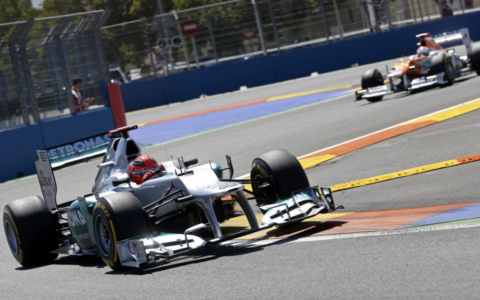 Алонсо взе Гран При на Валенсия, Шумахер с първи подиум