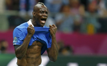 Супер Марио, но Балотели, а не Гомес