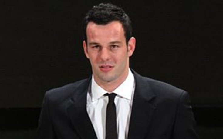 Разпродажбата в Удинезе продължава, Интер спазари Ханданович