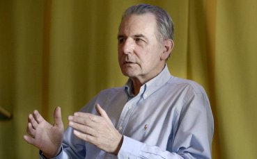 Босът на МОК Жак Рох защити Стюърт Пиърс по случая с Бекъм: Спортът е над-всичко
