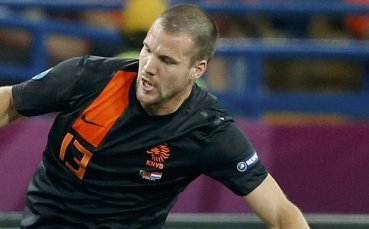 Астън Вила преговаря с холандски национал