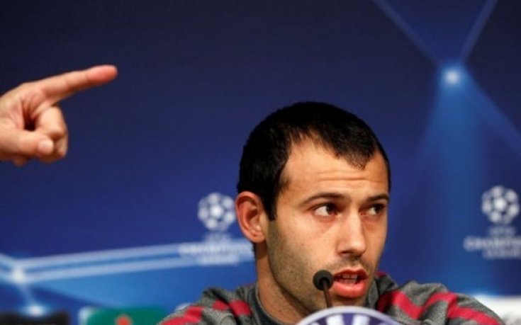 Масчерано остава в Барса до 2016 година