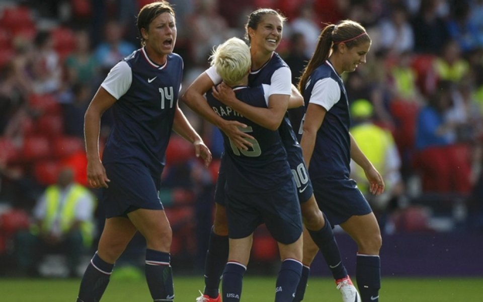 САЩ премаза Франция, а Япония надигра Канада на футболния турнир при жените