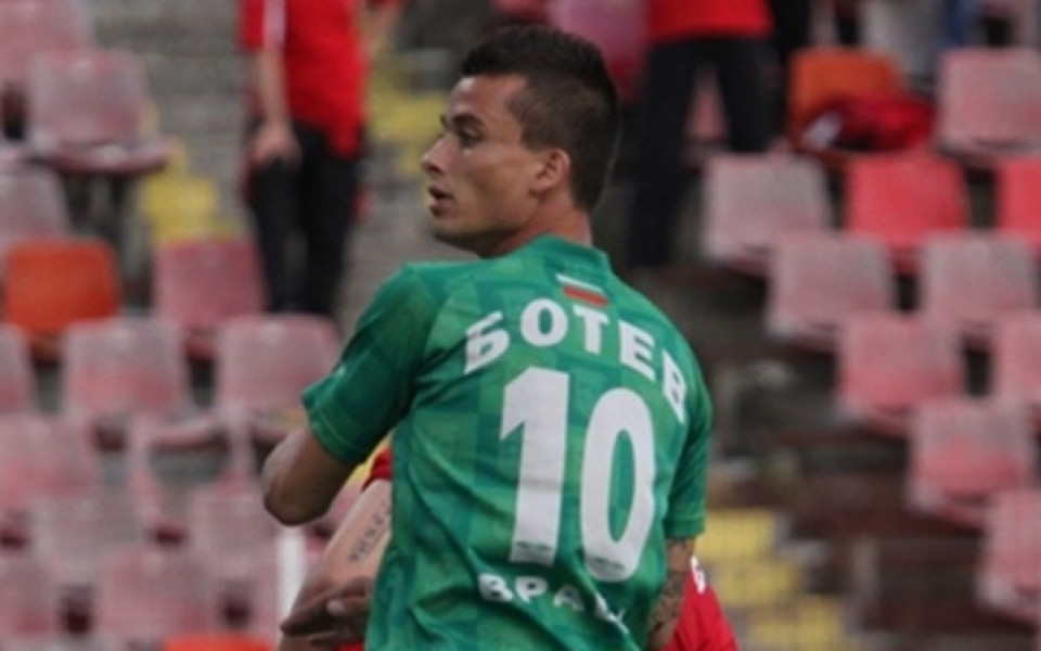 Бранимир Костадинов игра едно полувреме при загуба на Татран в Словакия