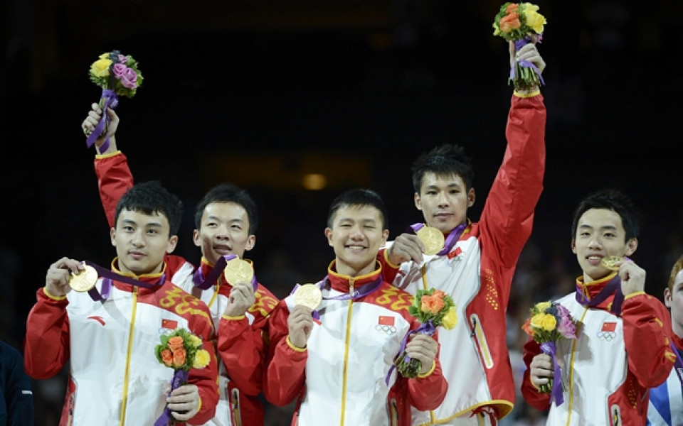 Спортна гимнастика: Китай защити титлата си, Япония взе среброто след контестация