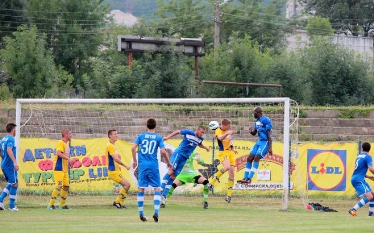 ВИДЕО и СНИМКИ: Левски би с гол на Пелето, силен дебют за Везалов
