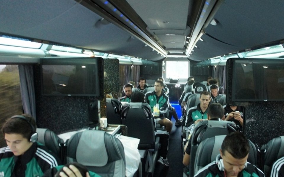 СНИМКИ: Евертън изпрати луксозен автобус за Лудогорец