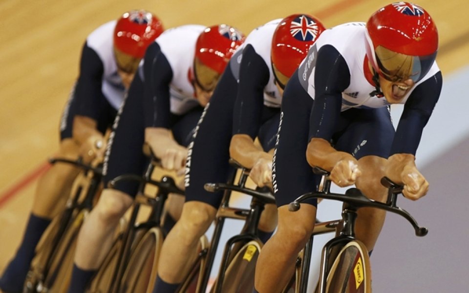 Великобритания със световен рекорд и в отборния спринт за мъже