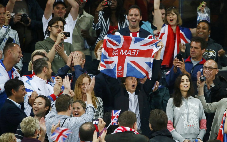 СНИМКИ: Британските атлети накараха Пол Макартни да изригне