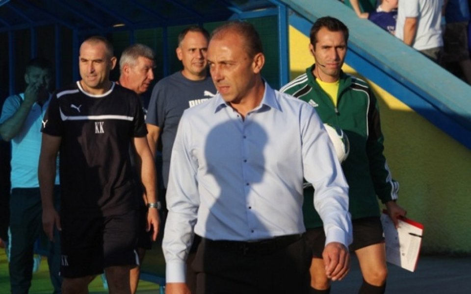 Илиан избира двама от трима за фланговете си срещу Ботев Пловдив
