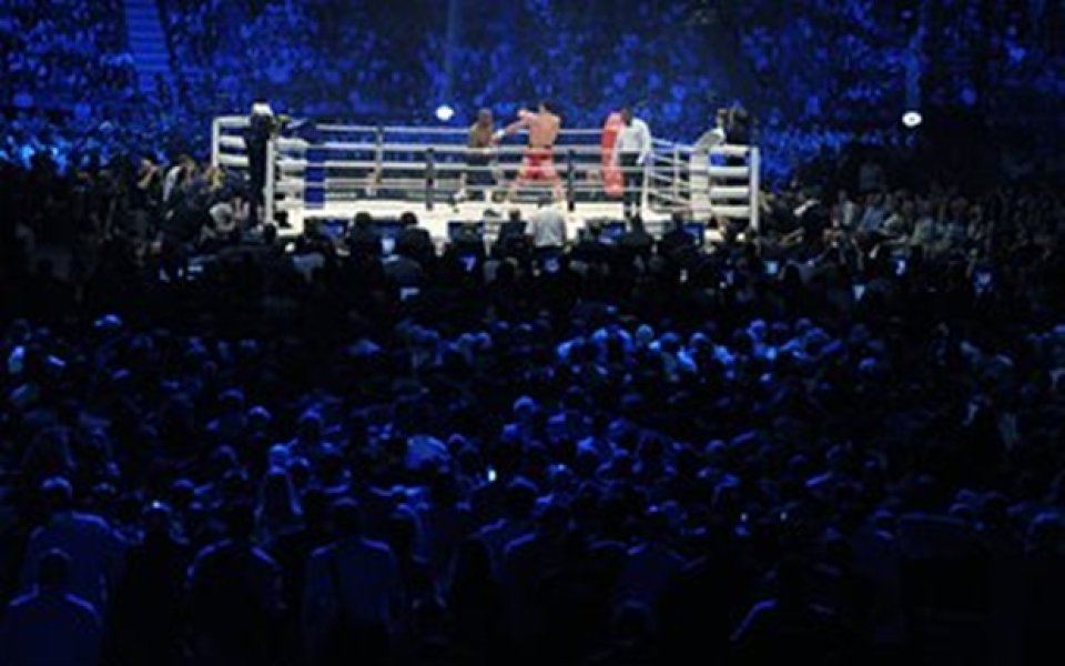 ВИДЕО: Боксьор наръфа врата на съперника си, наказаха го за 10 години