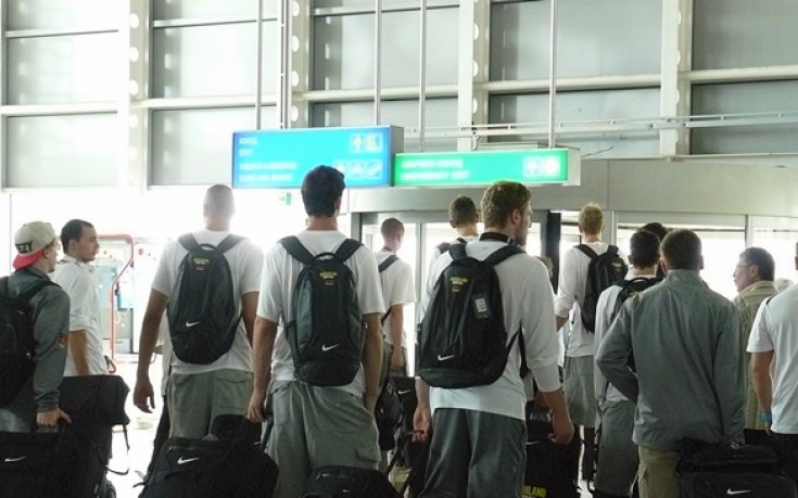 СНИМКИ: Германия пристигна в София, бяга от ролята на фаворит