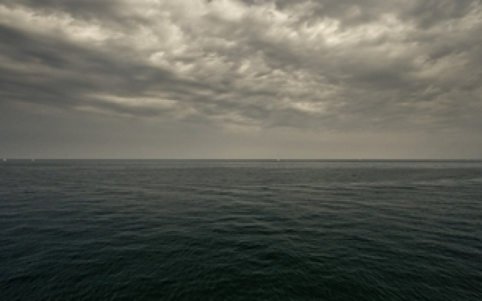 Четиринадесетгодишна канадка преплува езерото Онтарио за 27 часа