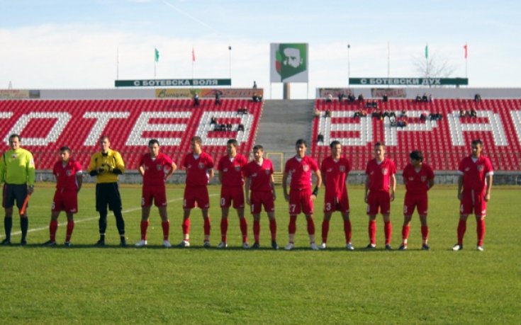 Пристигнаха жълтите карти на Амендола и Аугусто в Ботев Враца