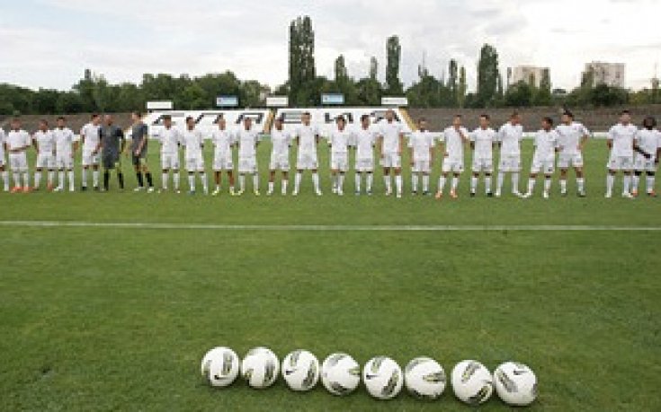 Испанец от Славия аут за месец и половина