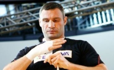 Виталий Кличко и Владимир Крамник завършиха наравно