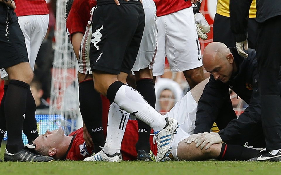 Рууни аут за четири седмици