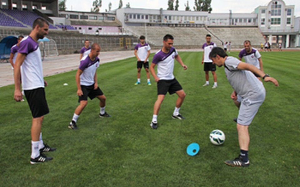 Цанков и Трифонов отпаднаха от групата на Етър