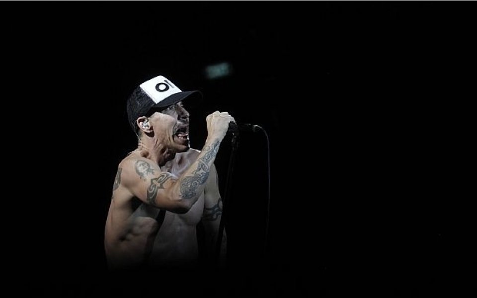 Хърватски национал черпи съотборниците си с концерт на Red Hot Chili Peppers